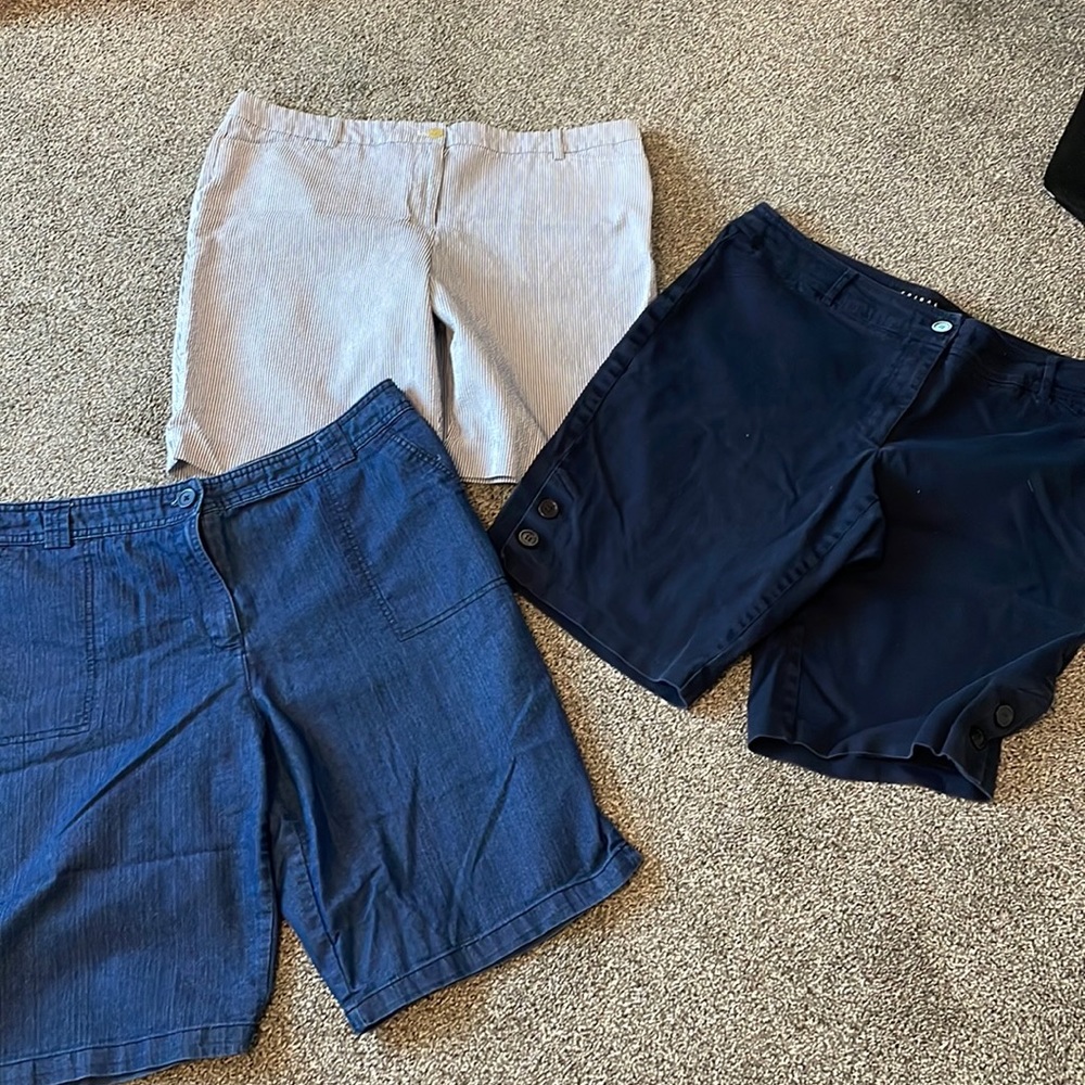 Womens shorts lot 3 Talbot Tribal White Stag Sz 16 18